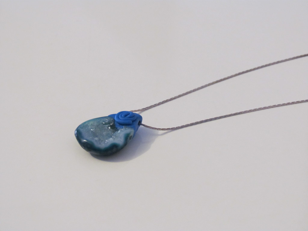 Blue agate druzy necklace by Portugalarts.com